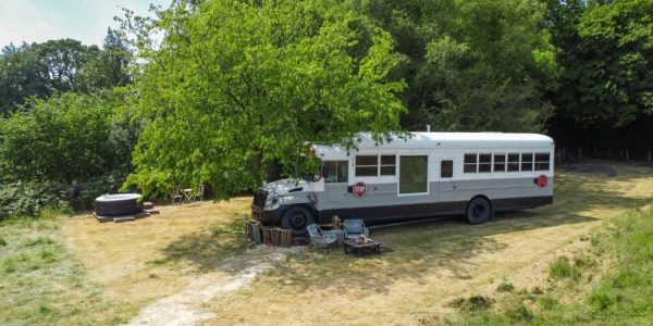 American School Bus Retreat with Hot Tub in Sussex