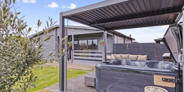 Choller Farm Lodge – Private Hot Tub, Sussex