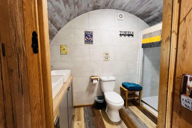599801833
