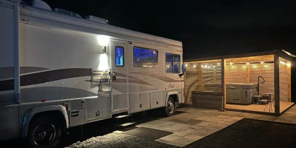 American RV Glamping with Hot Tub, Wales