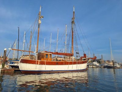 680433493