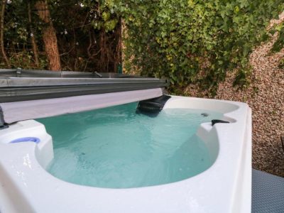 841042933