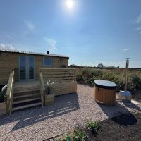 Luxury Shepherd Hut, Mawgan Porth