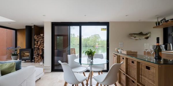 Stay Over at the Island Lodge in Gloucestershire