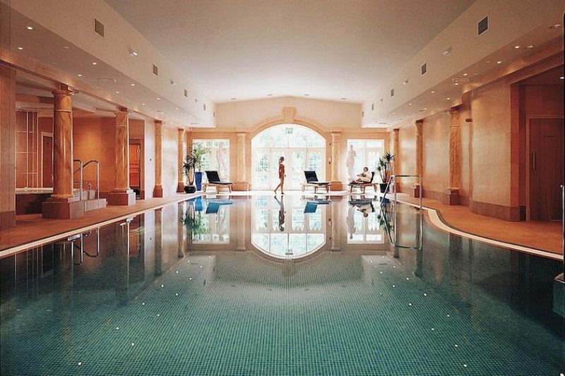 brook crabwall manor