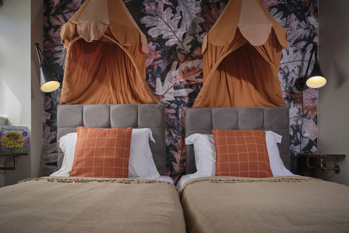 cosy cowshed beds hartland devon cs large gallery preview