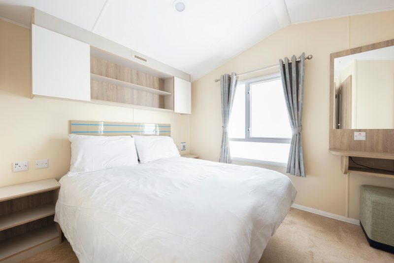 gen bronze2bed bedroom white 01 2021 XL