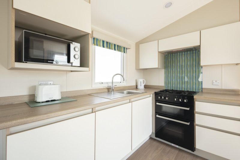 gen bronze2bed kitchen 01 2021 XL