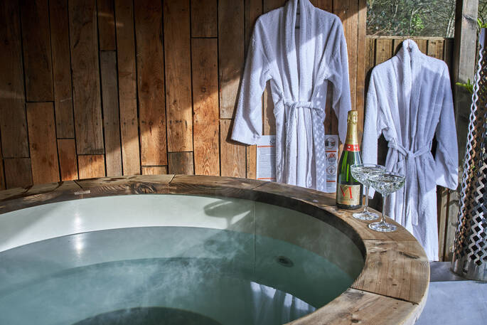new hot tub 1 cs large gallery preview