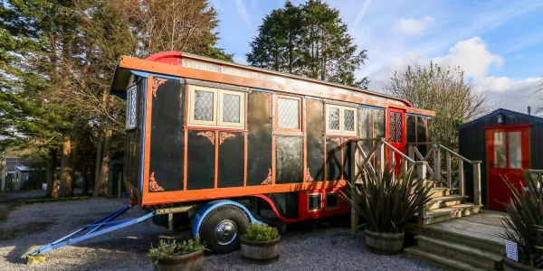 Dolly the Circus Wagon, Wales